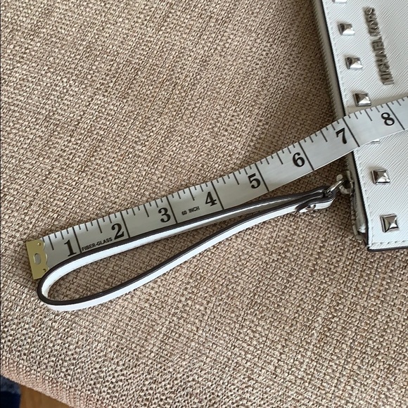 Michael Kors Leather XL Zip Clutch Wristlet White - Picture 13 of 15